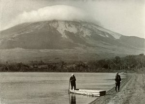 Fuji z Three-Days-Moon Lake, 1910. od Herbert Ponting