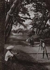 Na starém Tokaidu (černobílá fotografie) od Herbert Ponting
