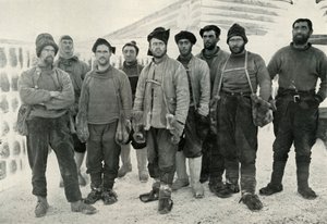 Depôt Laying a západní strany při jejich návratu na Cape Evans, 13. dubna 1911, 1913. od Herbert Ponting
