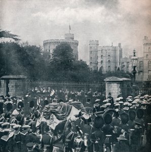 Pohřební vůz krále Edwarda VII. byl vtažen do areálu hradu Windsor, 1910 1911