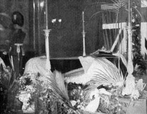 Královna Viktorie ležící ve státě Osborne House, 1901. od Hughes and Mullins