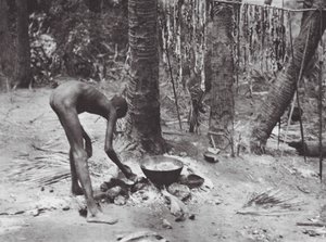 Afrika: Nuerové připravují krokodýlí maso (čb fotografie) od Hugo Adolf Bernatzik