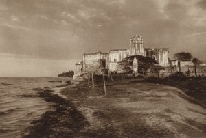 Mexiko: Campeche, Zřícenina kláštera San Francisco (čb fotografie) od Hugo Brehme