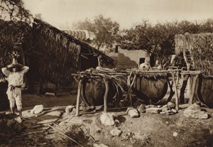 Mexiko: Mezcal, Destilleria de aguardiente (čb fotografie) od Hugo Brehme