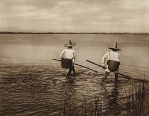 Mexiko: Rybáři na jezeře Chapala (čb fotografie) od Hugo Brehme