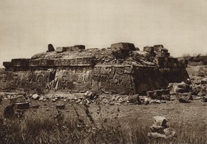 Mexiko: Pyramida v Xochicalcu, před restaurováním (čb fotografie) od Hugo Brehme