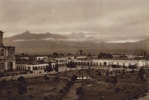 Mexiko: Zapotlan s Colimou (čb fotografie)