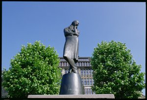 Památník Heinricha Heineho (1797-1856) 1926-33 (bronz)