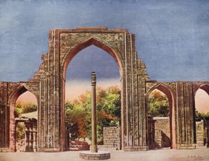 Quwat-ul-Islam Masjid a železný sloup, Dillí, Indie (barevné foto) od Indian photographer
