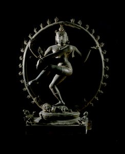 Hinduismus: znázornění boha Shiva Nataraja, boha tance (Shiva Nataraja, pán tance) Bronzová socha 12. století (12. století) Kalkata, indické muzeum od Indian School