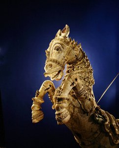 Kůň z rituálního chrámového vozu (malované dřevo) od Indian School