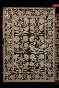 Mughalská skříň, Gujarat nebo Sindh, západní Indie (dřevo vykládané slonovinou) od Indian School