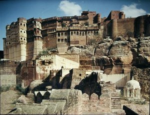 Pohled na pevnost Mehrangarh postavenou v roce 1459 od Indian School