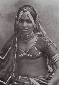 Bombaj / Mumbai: Marvárská dáma (čb fotografie) od Indian photographer