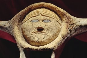 Janus Head, z mysu Dorset (velrybí obratle) (viz také 228680)