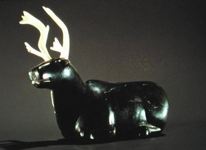 Moose, z Cape Dorset (mýdlový kámen) od Inuit School