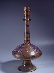 Islámské umění: láhev má dlouhé pojmenované skleněné hrdlo vicekrále Tuquztemur. 1345 cca.. z Egypta nebo Sýrie. Ztlumit. 50 cm. Paříž, muzeum Louvre od Islamic School