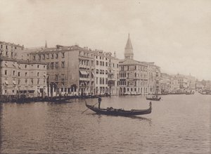 Canal Grande, hotely (černobílá fotografie) od Italian Photographer