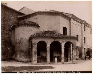 Kostel Panny Marie v Cosmedin nebo Baptisterium Arianů, Ravenna, Emilia-Romagna, Itálie, fotografie Pietro Poppi, Bologna, ca 1900 od Italian Photographer