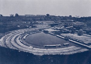 Itálie: Syrakusy, ruiny řecko-římského gymnázia (č/b foto) od Italian Photographer