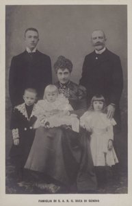 Princ Thomas, vévoda z Janova a jeho manželka, princezna Isabella Bavorská, se svými dětmi (černobílá fotografie) od Italian Photographer