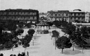 Taranto, Villa Garibaldi a harmonický box (černobílá fotografie) od Italian Photographer