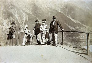 Turisté v horách, Itálie, cca 1895 (sépiová fotografie) od Italian Photographer