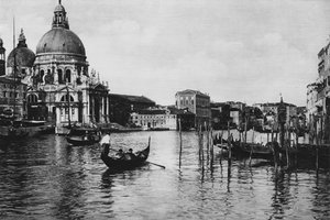 Benátky, kostel Salute (černobílá fotografie) od Italian Photographer