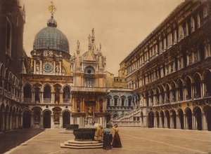 Benátky / Benátky: Nádvoří Dóžecího paláce (barevné foto) od Italian Photographer