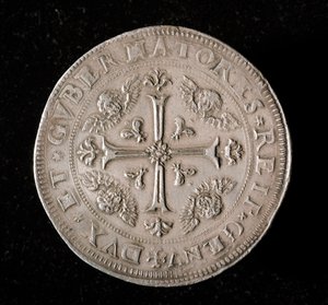 Měna republiky genů: stříbrná mince šest Ecus. Průměr 61,5 mm. 1715. Zpět. Genes Musei di Strada Nuova (inv, M7156) od Italian School