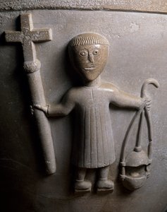 Figura liturgického průvodu, detail z křtitelnice zdobený reliéfem, bílý vápenec, kostel San Geminianus, Vicofertile, Emilia-Romagna, Itálie od Italian School