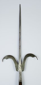 Friuli Spear, cca 1600 (ocel a dřevo) od Italian School