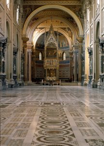 Gotické umění: pohled na papežský oltář nad Tabernaclem od Giovanniho di Stefana kolem roku 1367 zdobí dvanáct panelů zdobených freskami Barna da Siena (14. století). 1367-1368. Bazilika svatého Jana z Laterana (San Giovanni in Laterano) od Italian School