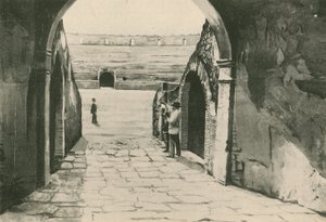 Hlavní vchod do amfiteátru tak, jak je (hlubotisk) od Italian School