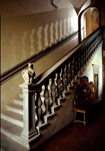 Pohled na schody radnice (Palazzo degli Anziani) od Italian School