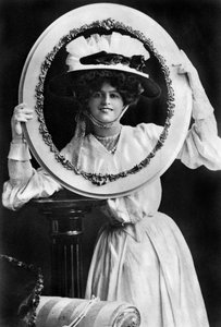 Marie Studholme 1875-1930, anglická herečka, 1904.
