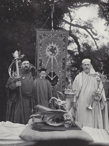 Velšský Eisteddfod, Regalia a důstojníci od J. Benjamin Stone