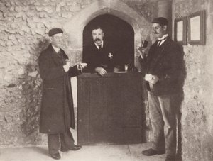 Důchody v nemocnici sv. Kříže ve Winchesteru (čb fotografie) od J. Benjamin Stone