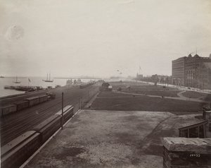 Pohled na jih od Michigan Avenue ze západní strany Illinois Central Railroad tracks, Chicago, kolem roku 1890 od J. W. Taylor