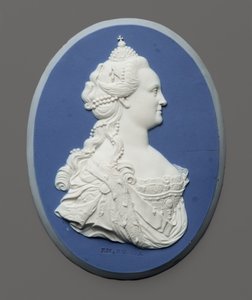 Portrétní medailon ruské carevny Kateřiny II., kolem roku 1775 (jasperware) od J. and Bentley Wedgwood