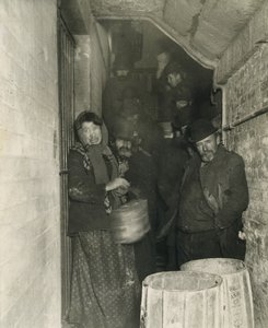 Čekání na propuštění na stanici Mulberry Street