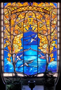 Nancy (oddělení 54), Art Nouveau, Hotel Bergeret, Okno z barevného skla „růže & rackové“ (foto)