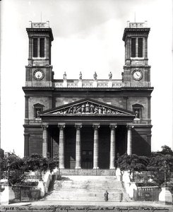 Fasáda kostela sv. Vincenta de Paul, postavený v letech 1824-44