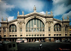 Pohled na průčelí Gare du Nord, postavené v letech 1861-63