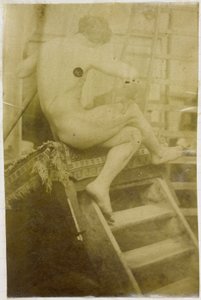 Studie modelu mužského aktu při pohledu zezadu a sedícího na schodu v ateliéru Jacquese de Lalainga od Jacques Lalaing (attributed to)