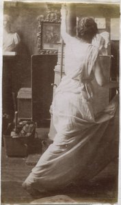 Studie ženského modelu v závěsu při pohledu zezadu v ateliéru Jacquese de Lalaing od Jacques Lalaing (attributed to)