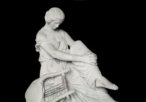 Sapho (nebo Sappho, 7. stol. př. n. l.), řecký básník antiky. Mramorová socha od Jamese Pradiera (1790-1852)