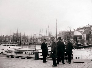 Muži na lodi na kanálu, Rotterdam, 1898.