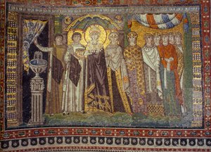 Mozaiky zobrazují císařovnu Theodoru po boku jejích služebníků. Kostel San Vitale, Ravenna, Itálie.