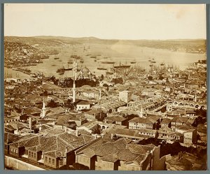 „Bospor“ [Istanbul. Panorama města - pohled směrem k Bosporu] od James Robertson